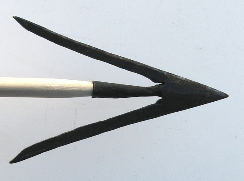 File:Barbed arrow 2.png